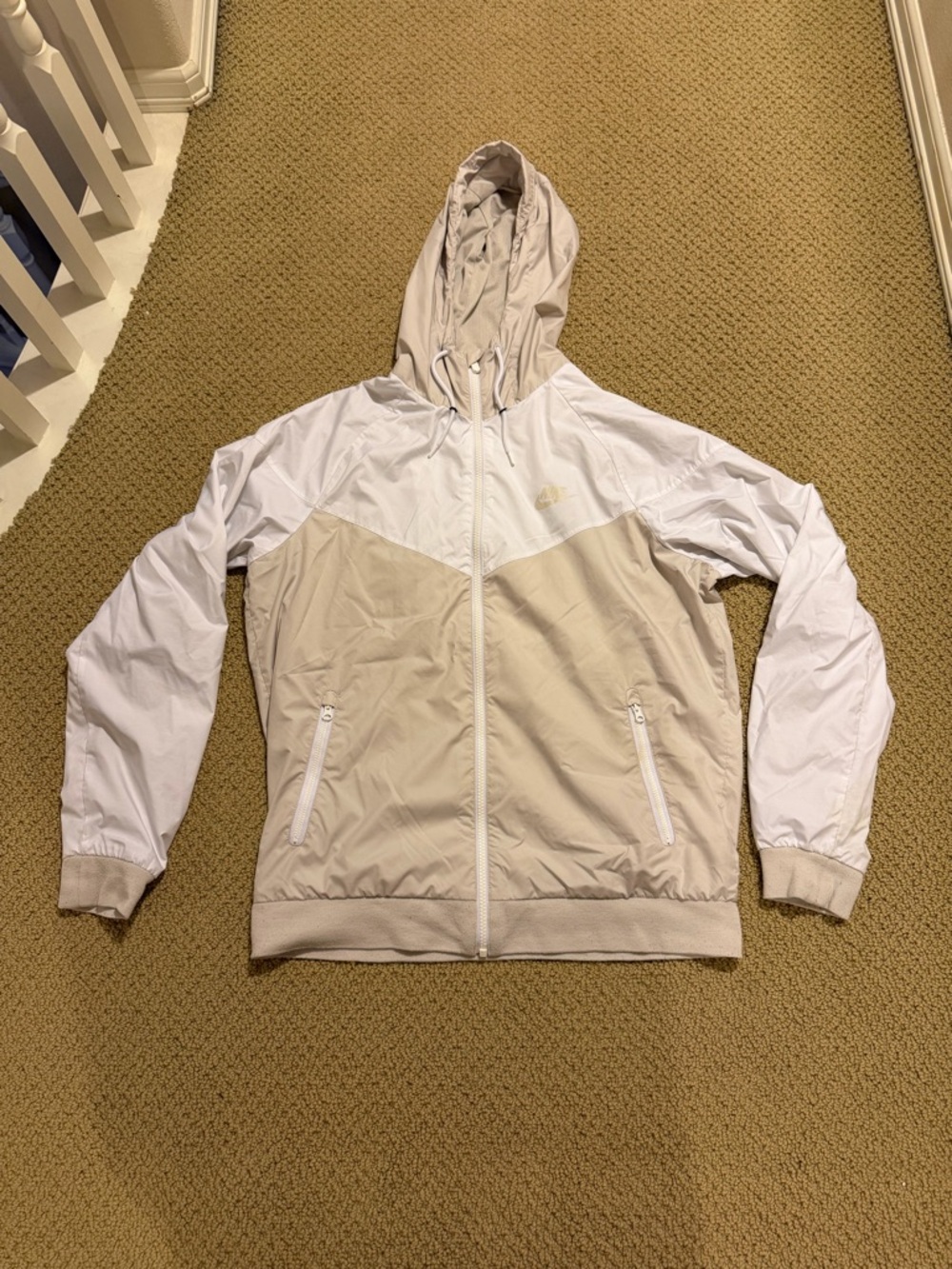 Nike Windbreaker Hoodie Full Zip Jacket (Men’s Size Medium)